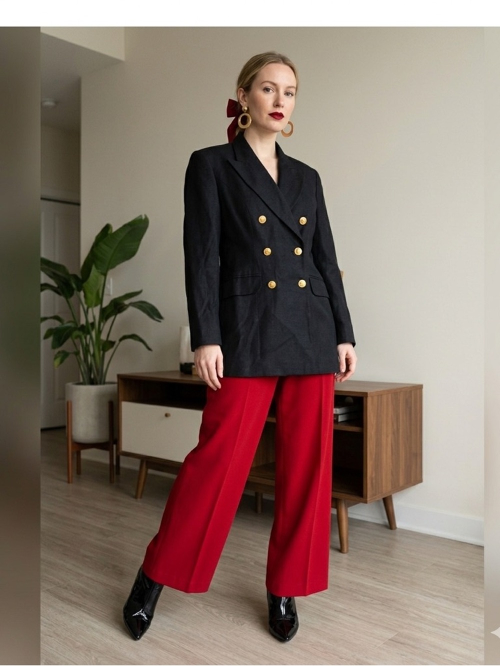 Vintage Separate Ellements Brand Linen & Rayon 
Double-Breasted Black Blazer.